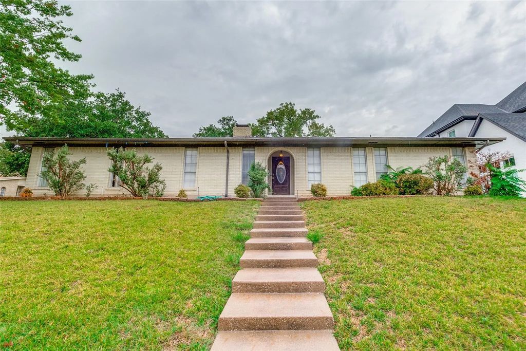 7136 Lyre Lane, Dallas