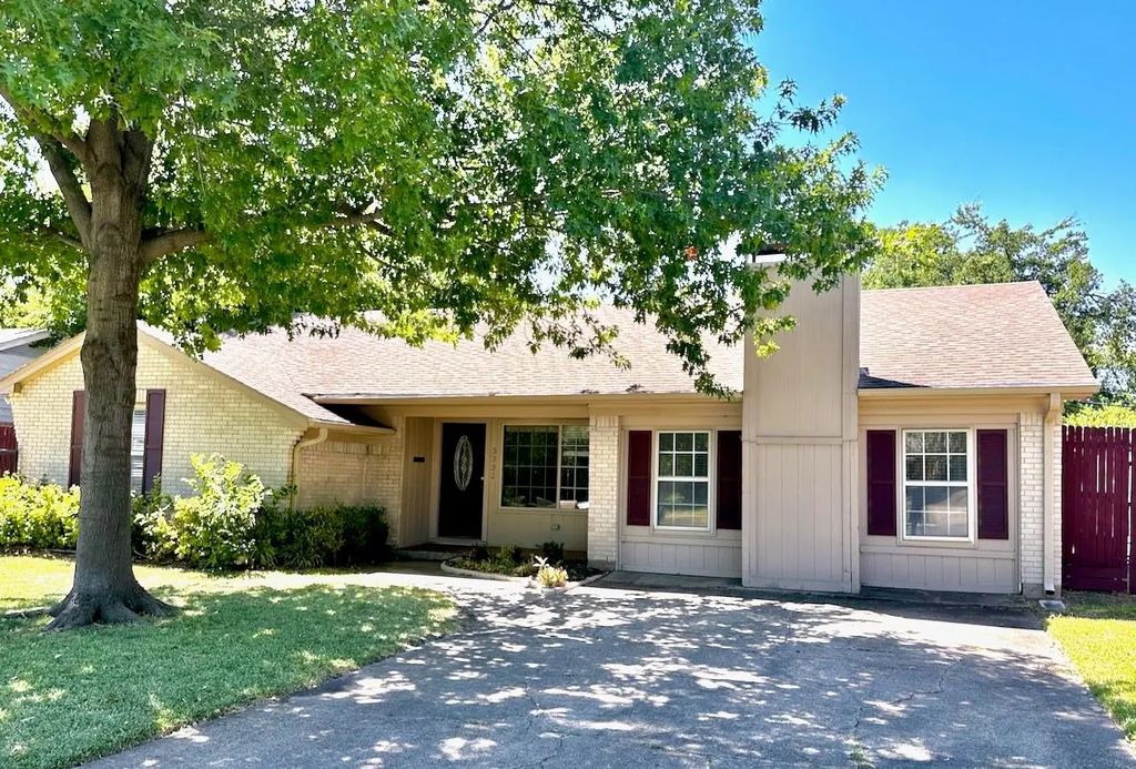 3332 Brockway, Farmers Branch