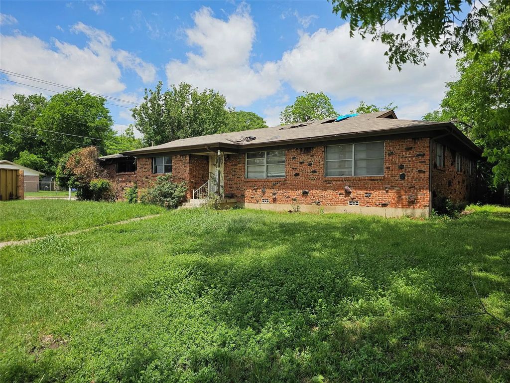 5301 Ammons Street, Haltom City