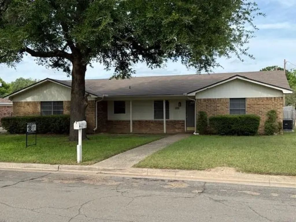 132 Crockett Lane, Hewitt