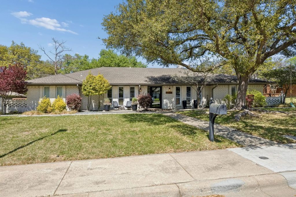 6935 Town Bluff Drive, Dallas