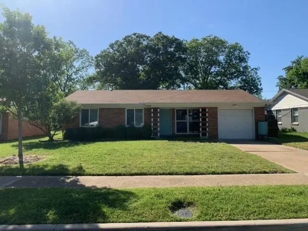 13739 Sundown Trail, Farmers Branch