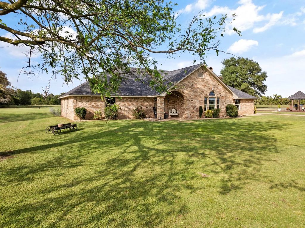 1881 Se County Road 3090, Mount Vernon