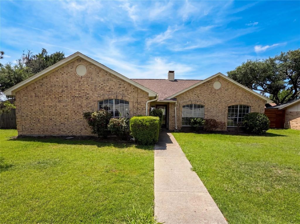 3701 Westminster Drive, Carrollton