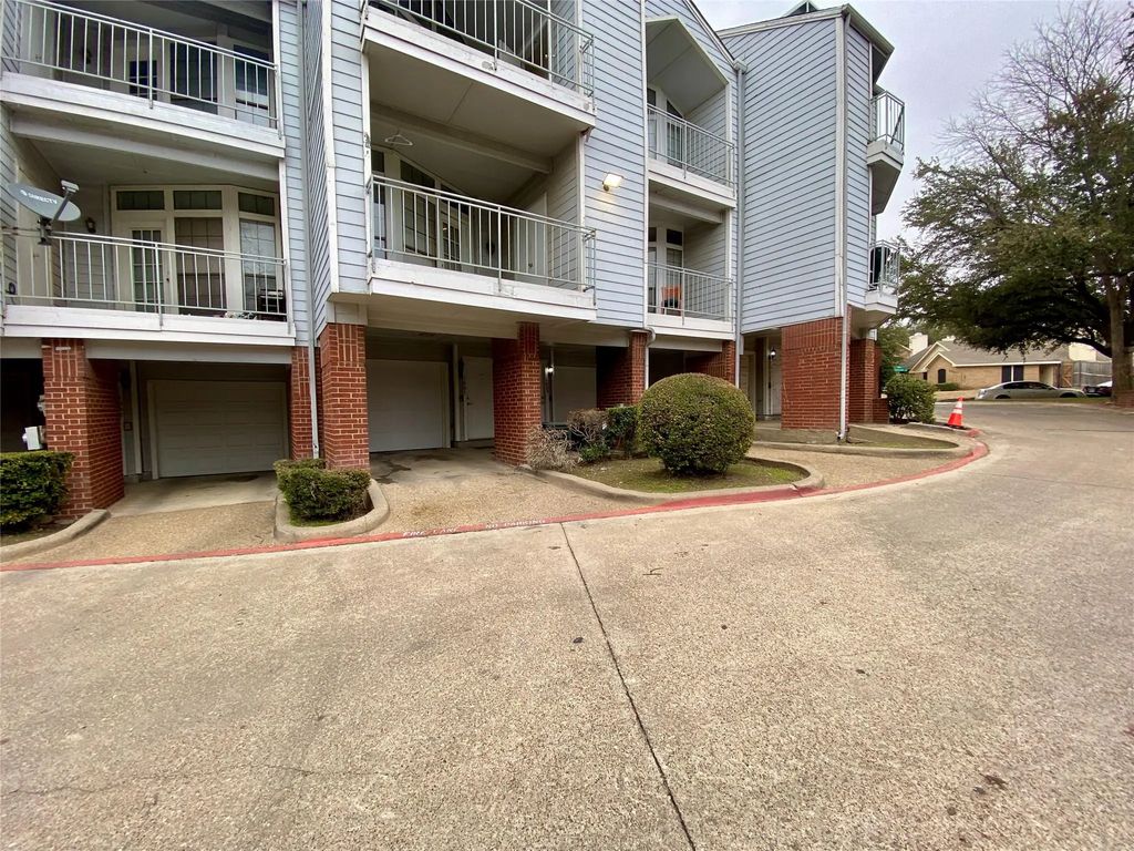 9823 Summerwood Circle 2000, Dallas