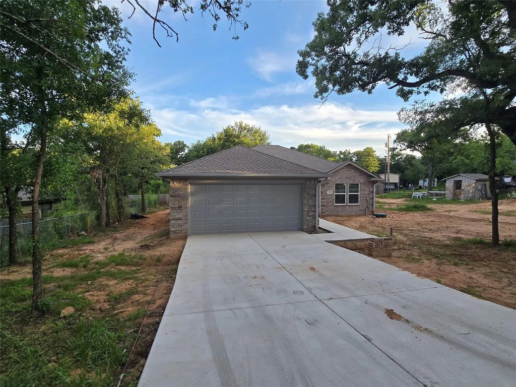 203 Nw 32nd Street, Mineral Wells
