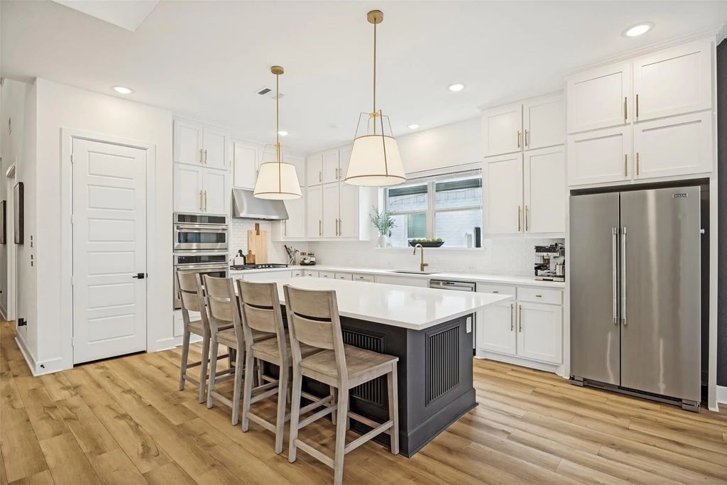 2716 War Admiral, Celina
