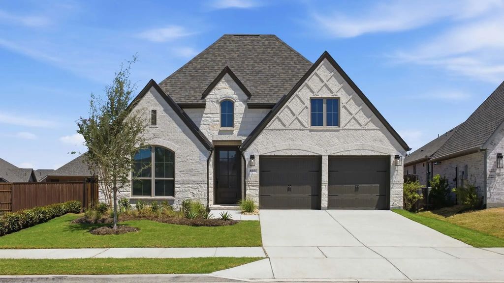803 River Sky Road, Lavon