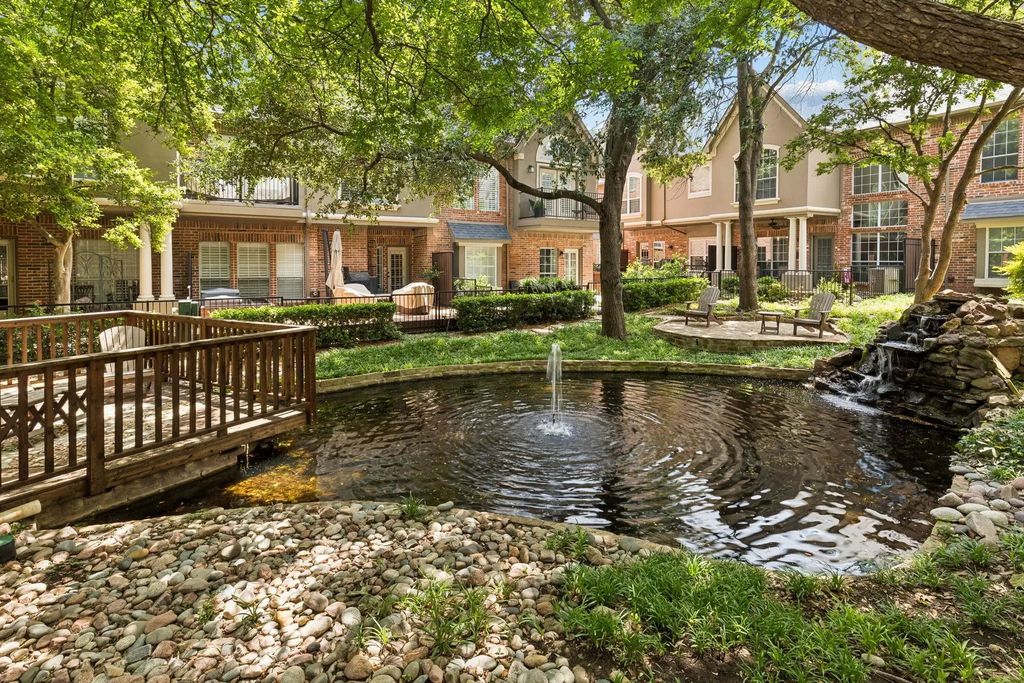 4147 Towne Green Circle, Addison