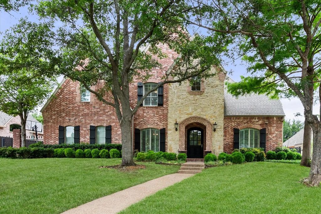 7008 Shalimar Court, Colleyville