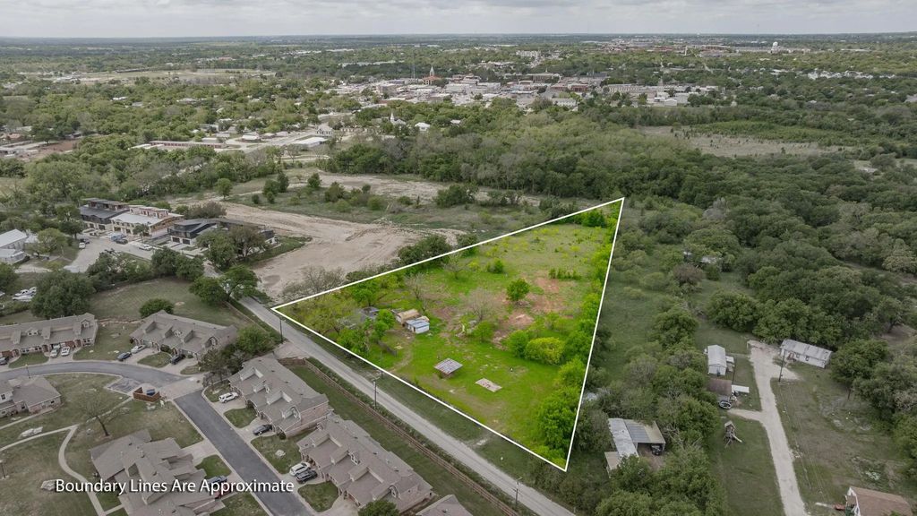 310 Clark Lane, Stephenville