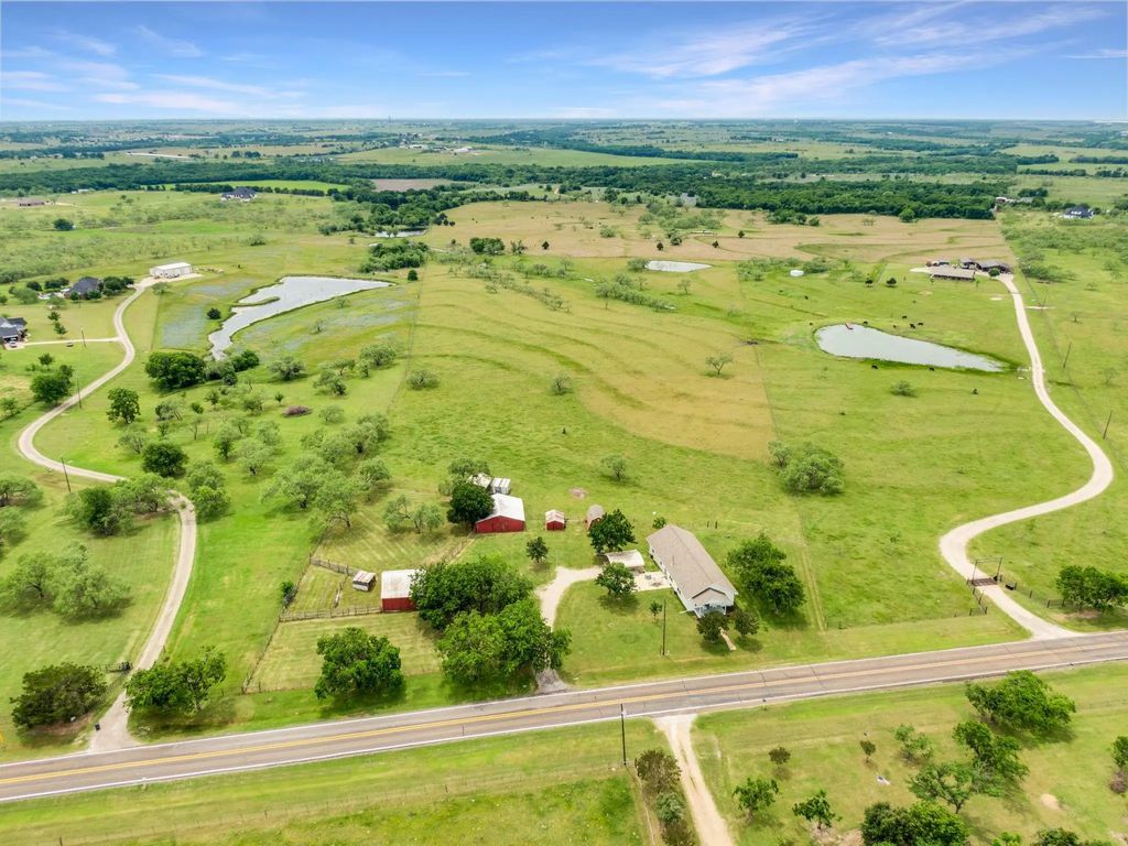 4925 Fm 1181, Ennis