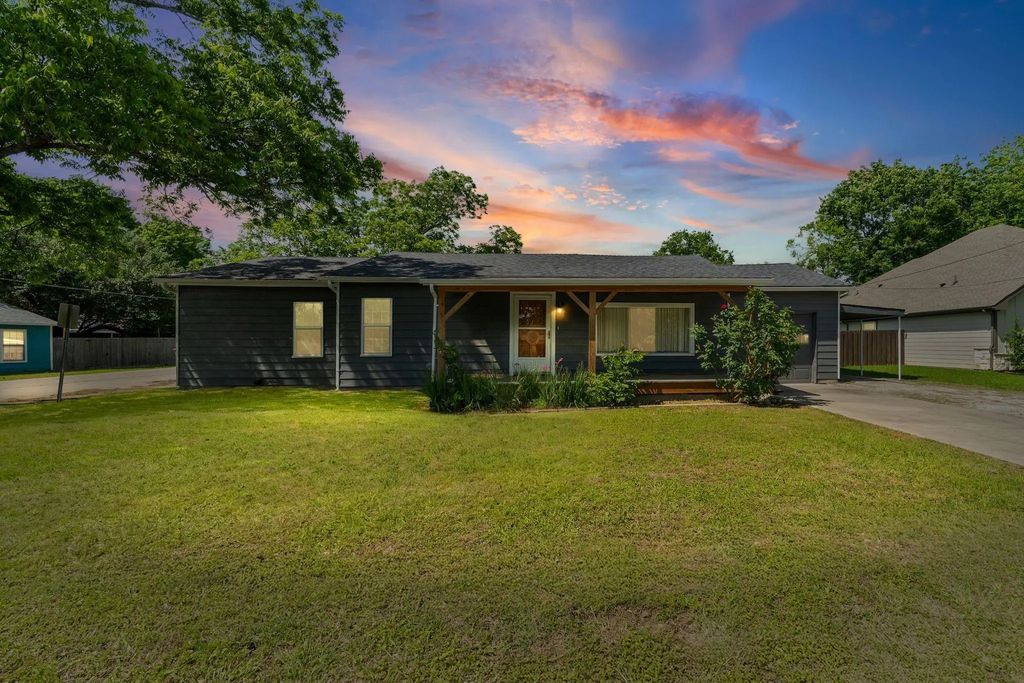 506 Pendleton Street, Farmersville