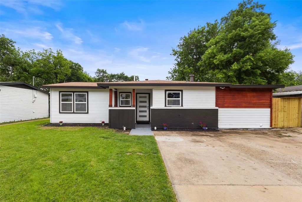 2006 Ridgeway Street, Arlington