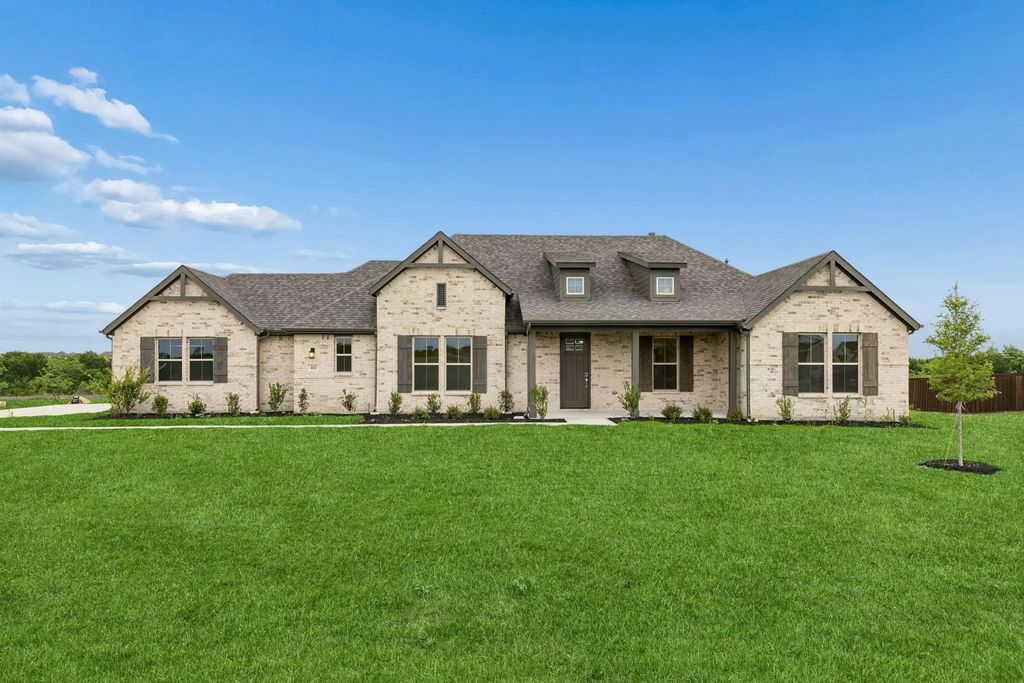 411 Wagon Trail, Waxahachie