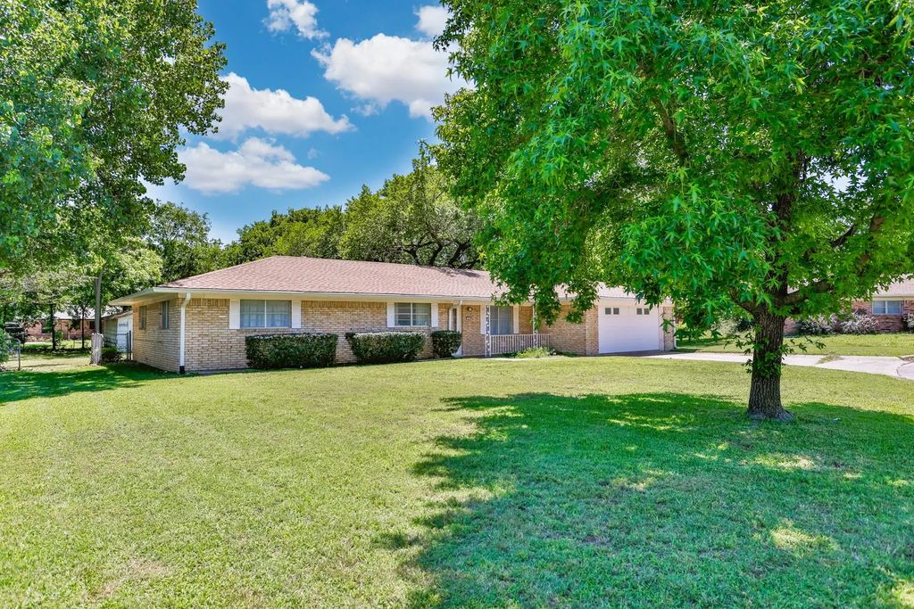 1904 Cypress Court, Gainesville