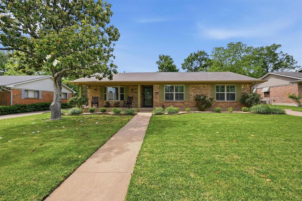 1517 W Shields Drive, Sherman