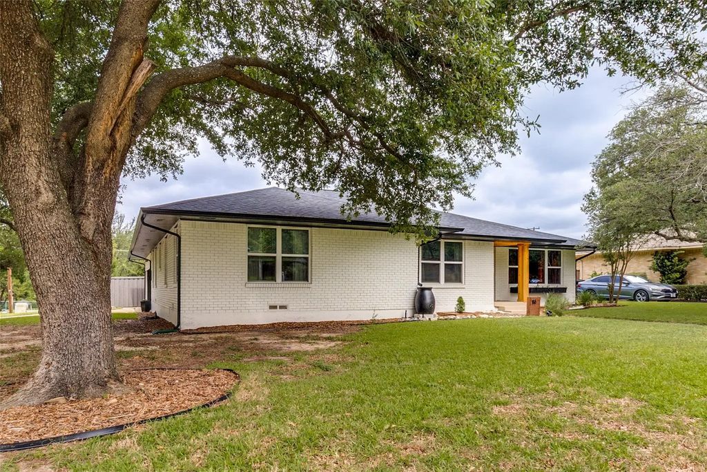 1045 Majors Drive, Mesquite