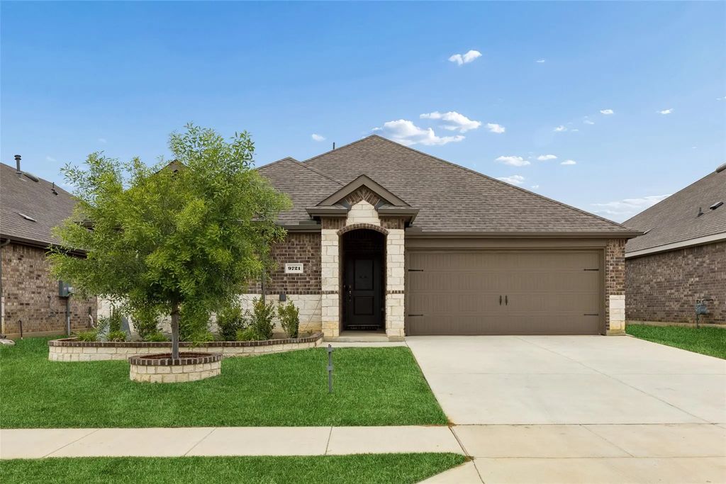 9721 Daisy Mae Lane, Aubrey