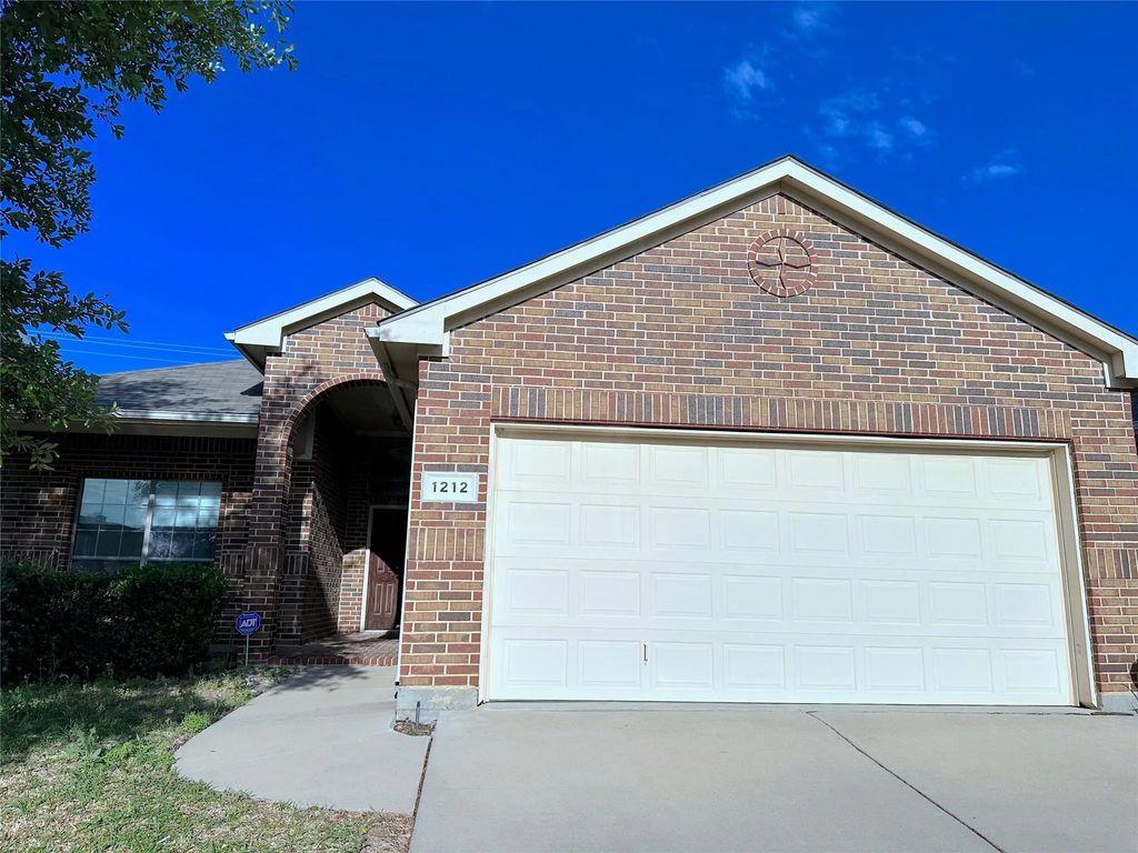 1212 Sunderland Lane, Fort Worth
