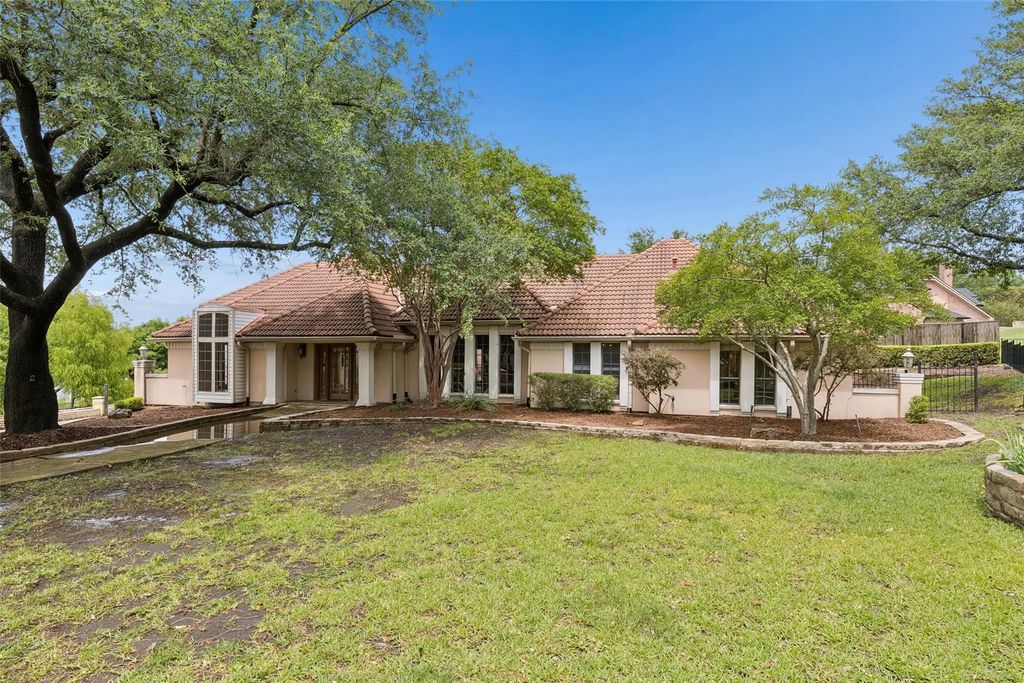 4 Eastshore Road, Heath