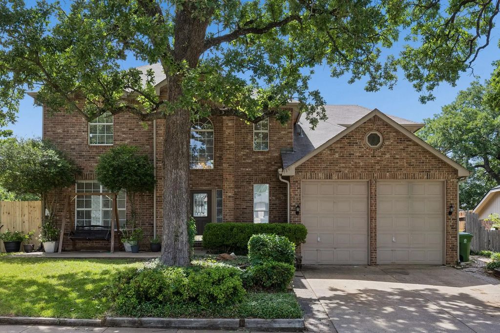 7841 Ember Oaks Drive, North Richland Hills