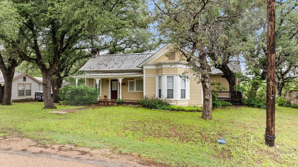 303 E Mclain, Iredell