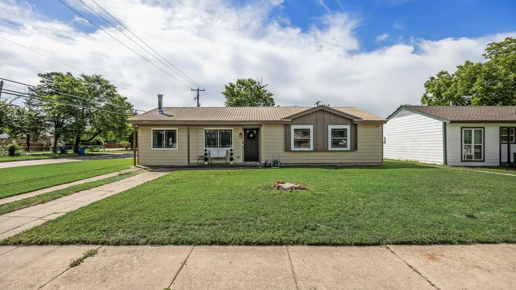 1201 Joly Street, Ennis