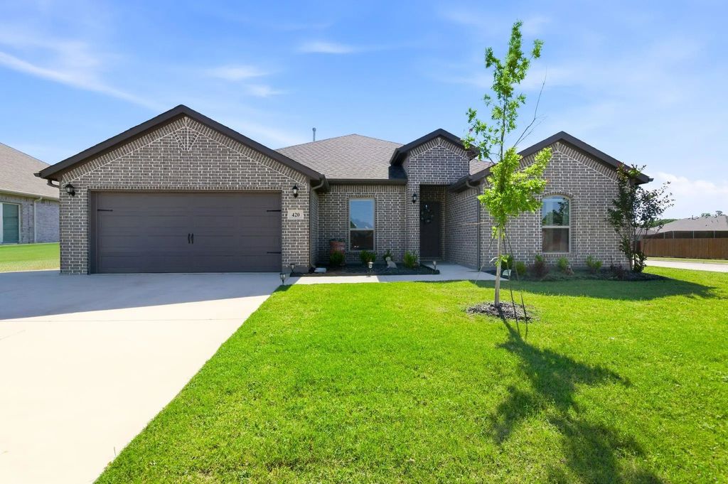 420 Basalt Drive, Azle