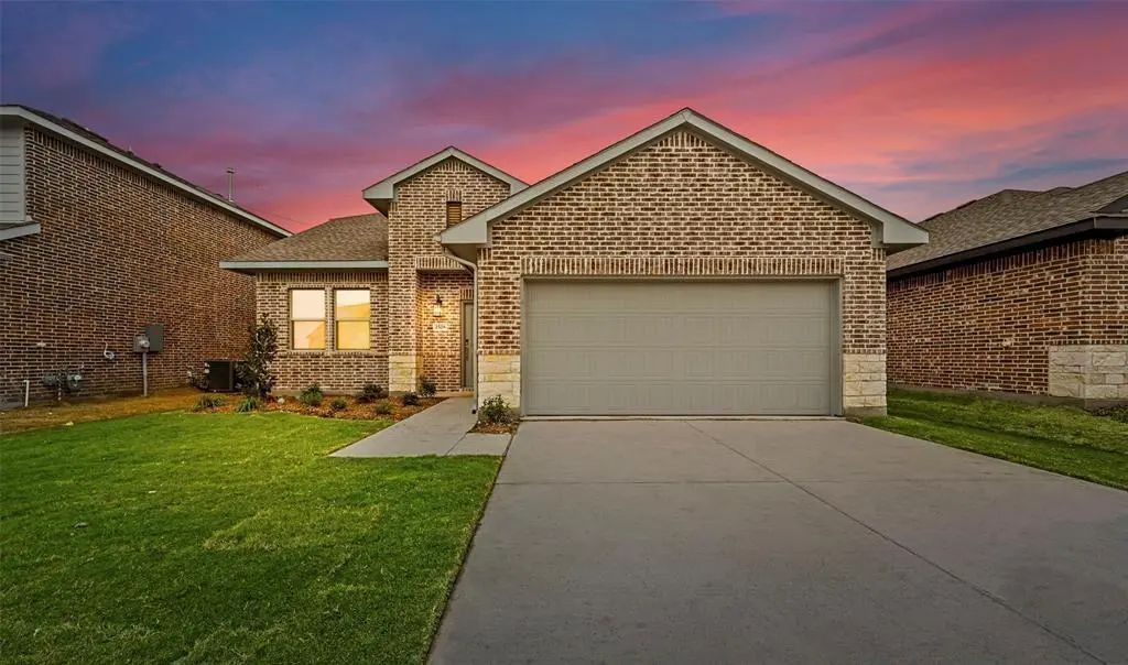 2528 Broken Bow Drive, Seagoville