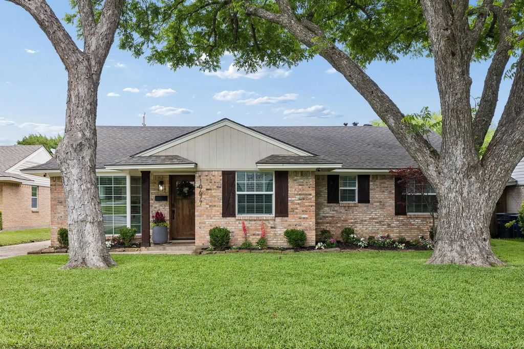 10677 Larchfield Lane, Dallas