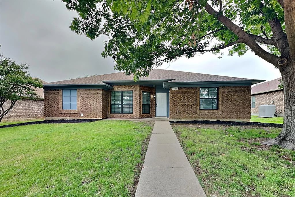 1515 Mission Ridge Trail, Carrollton