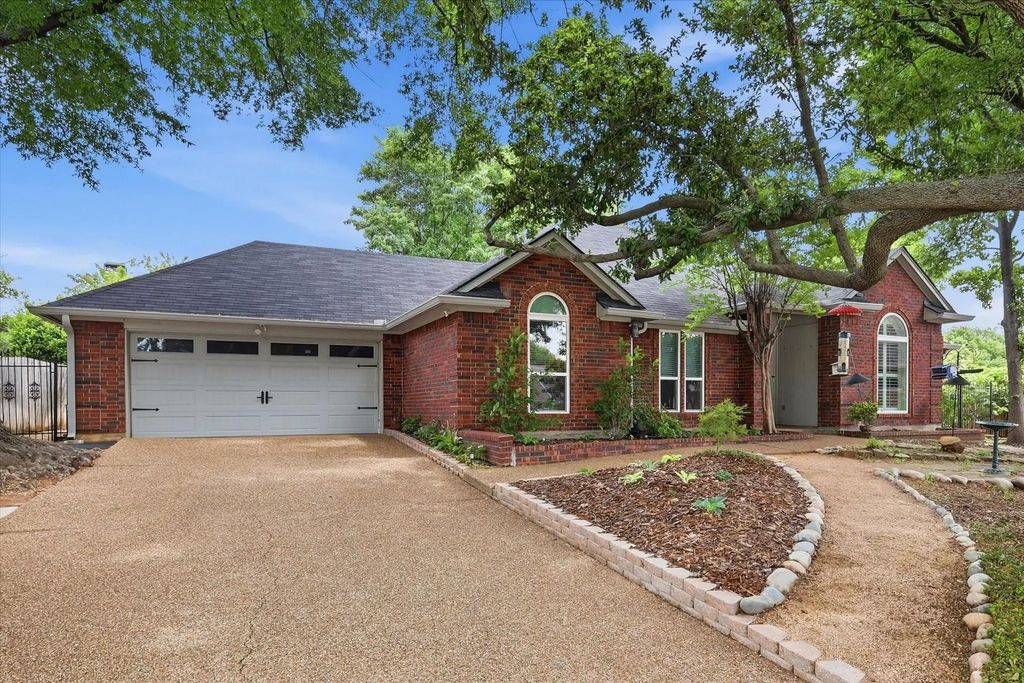 1032 Steeplewood Drive, Grapevine