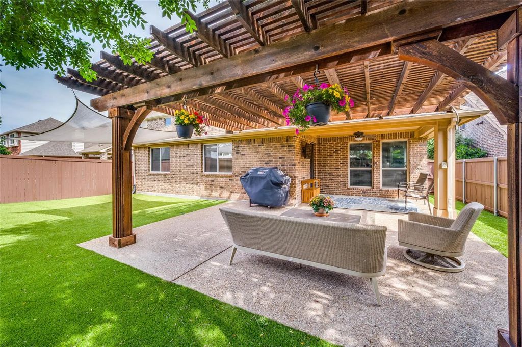 713 Marietta Lane, Aubrey
