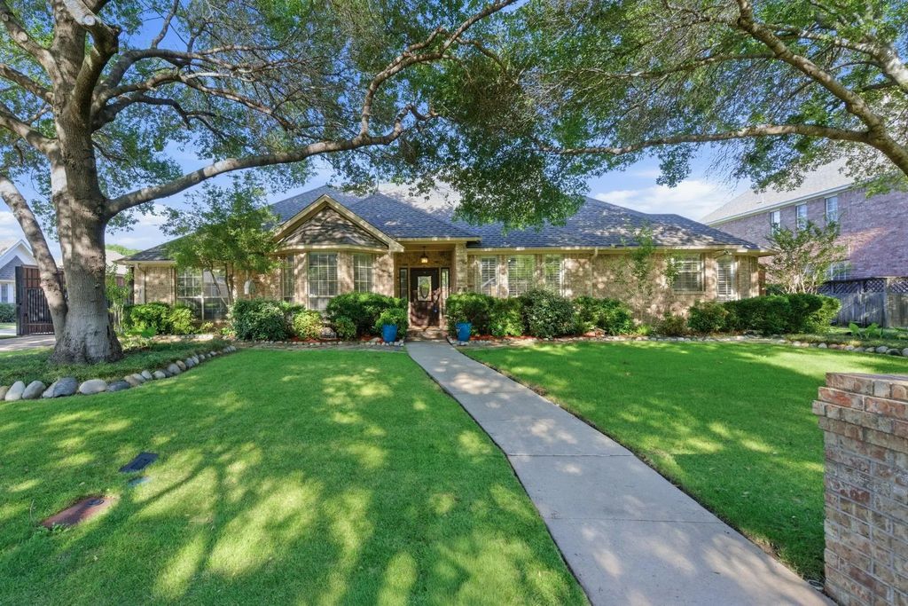 5017 River Bluff Drive, Fort Worth