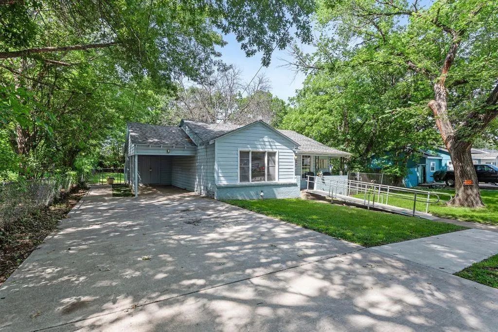 3917 Menn Street, Haltom City