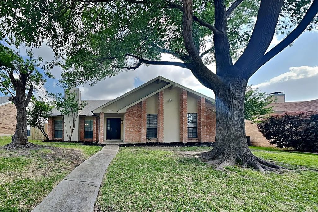 2044 Cologne Drive, Carrollton