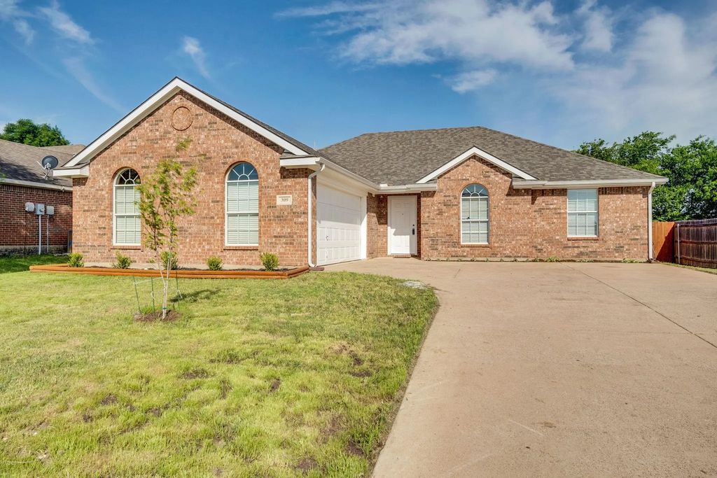 309 Shadow Bend Drive, Red Oak