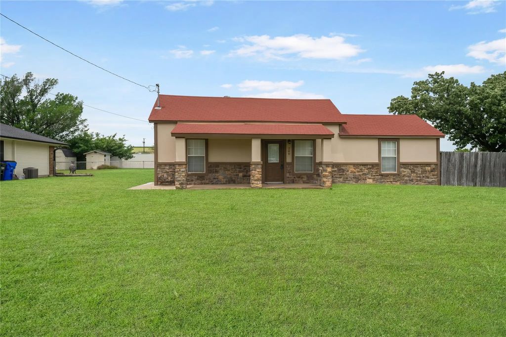 209 N Mcgraw Street, Forney