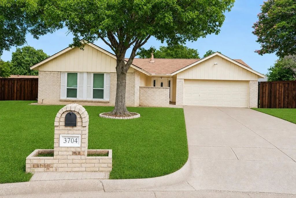 3704 Misty Court, Fort Worth