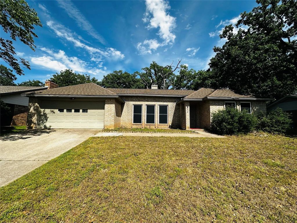 2511 Tanglewood Drive, Grapevine