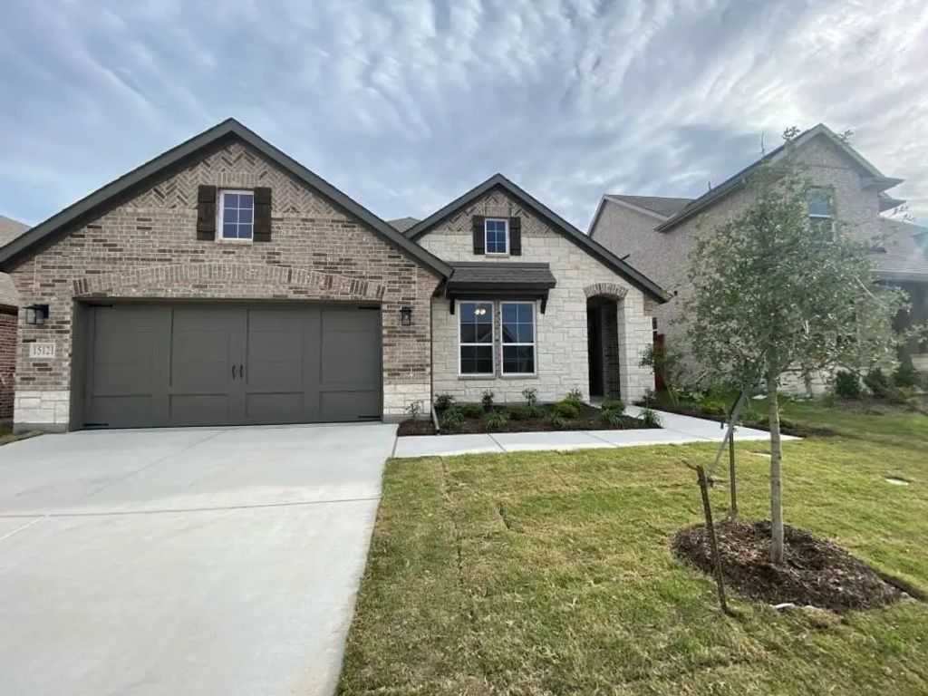 15121 Green Bluff Drive, Aledo