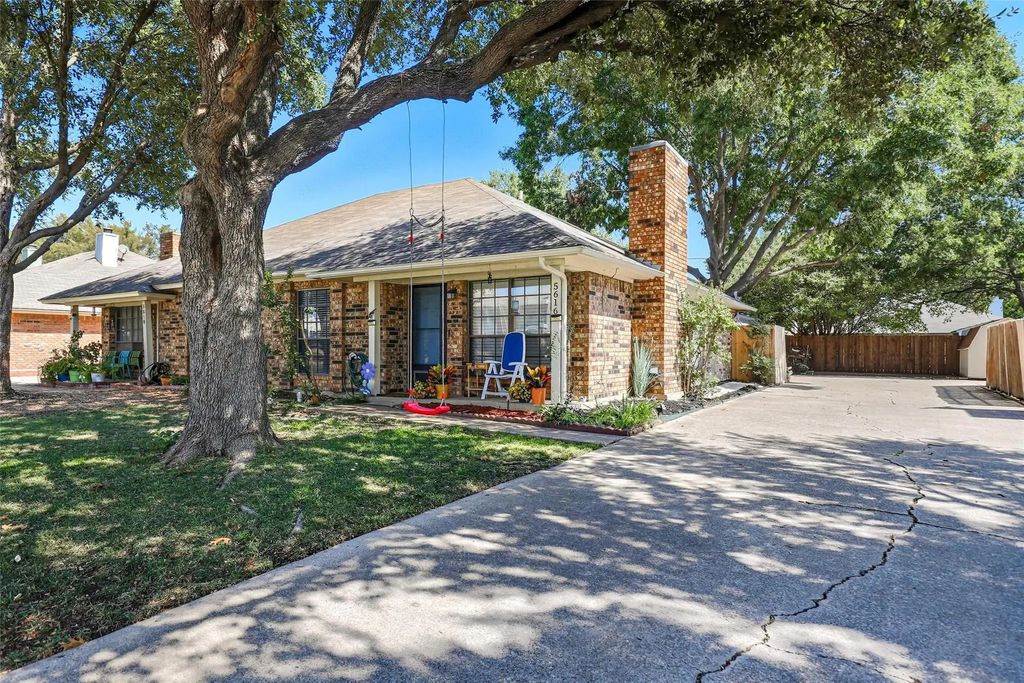 5616 Westchase Drive, North Richland Hills