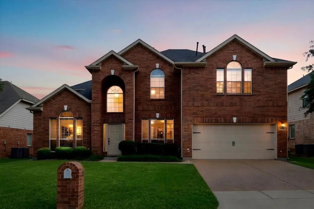 306 Dover Heights Trail, Mansfield