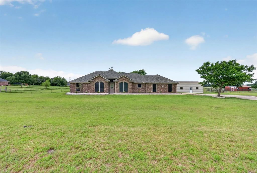 7830 County Road 2584, Royse City