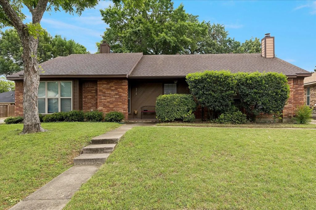 2312 Dalewood Lane, Bedford