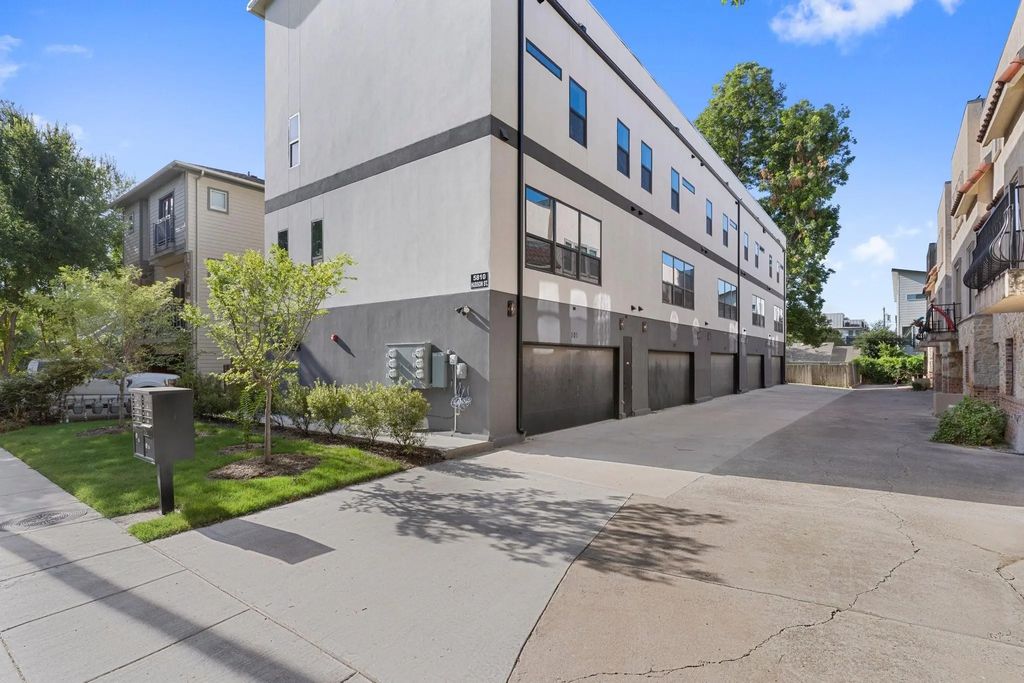 5810 Hudson Street, Dallas