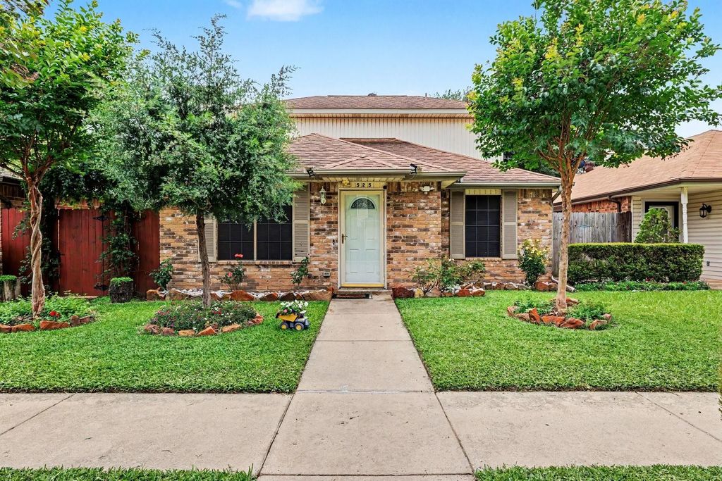 525 Rawls Circle, Irving