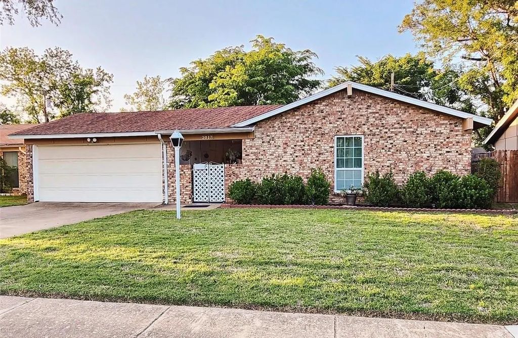 2017 Meadow Glen, Irving