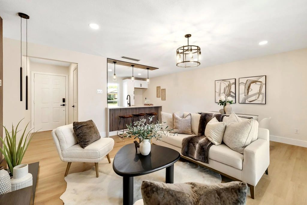 933 Wandering Way Drive, Allen